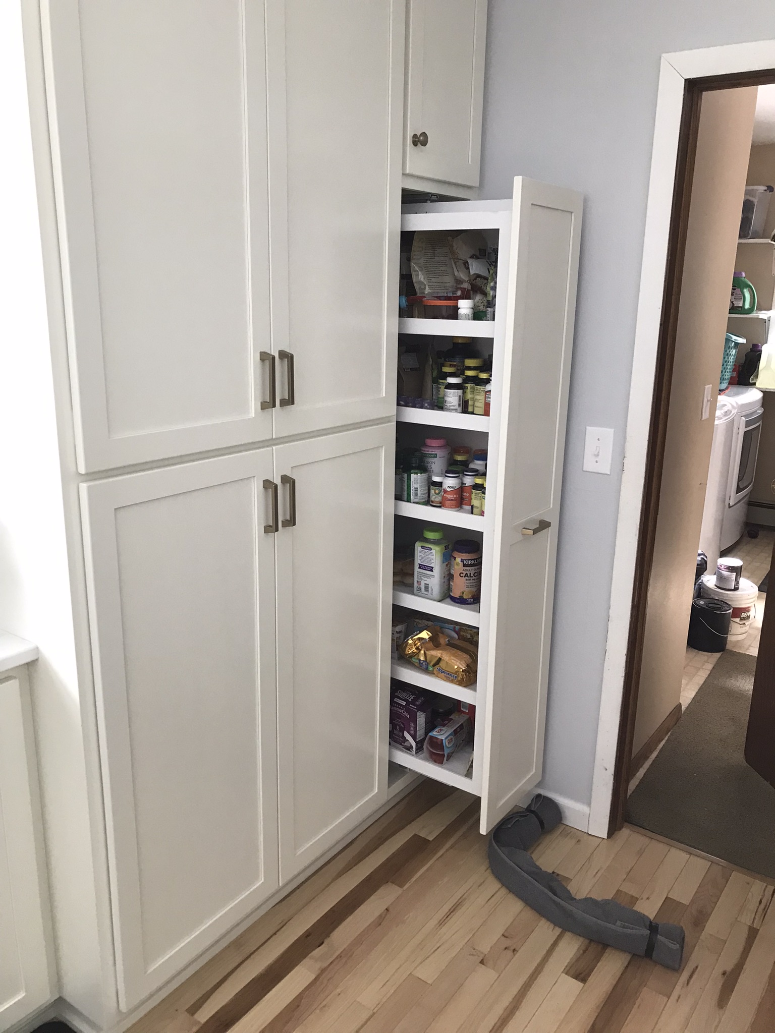 Pull-out pantry