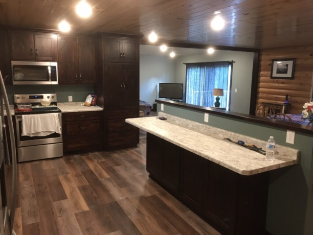 Full size kitchen with prep counter